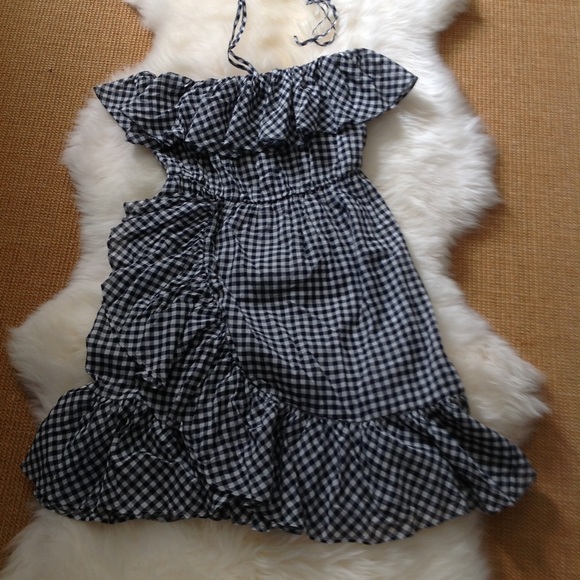 GINGHAM RUFFLE DRESS 🌸 - Picture 5 of 8